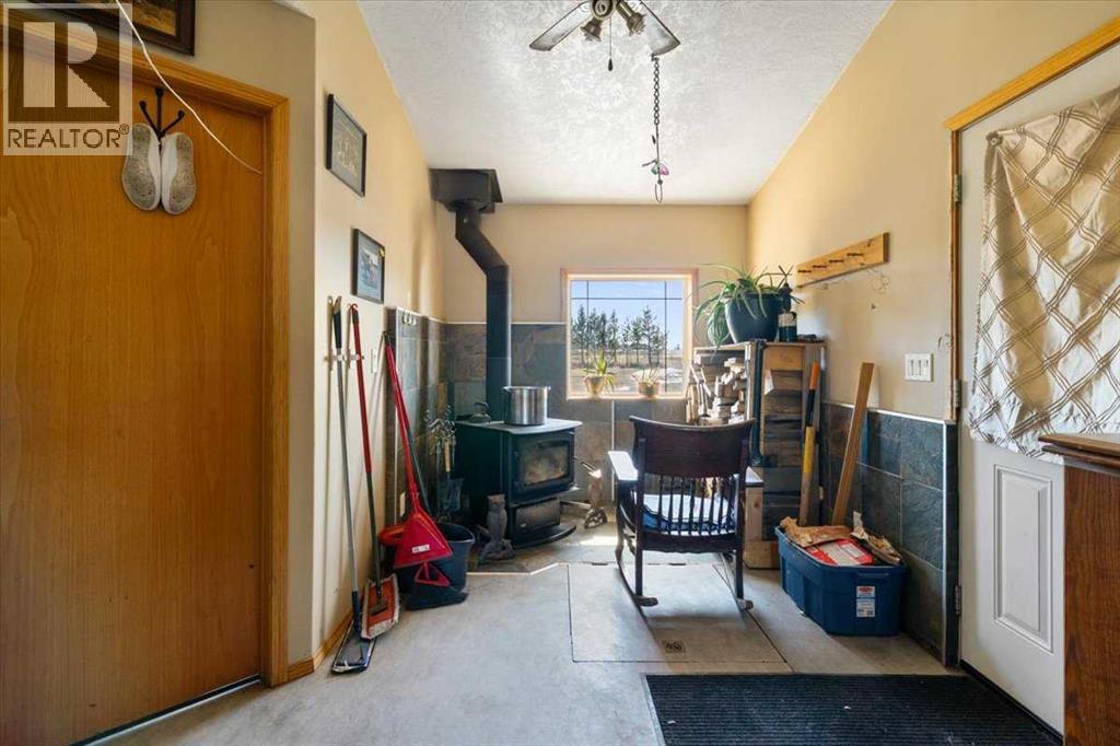 25, 712016 Range Road 72A - 12
