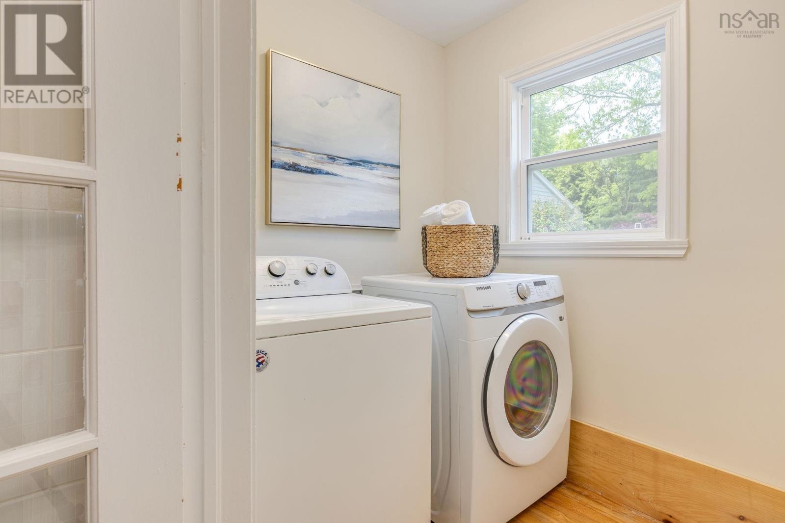 Property 20 of 50 of 985 Beaufort Avenue