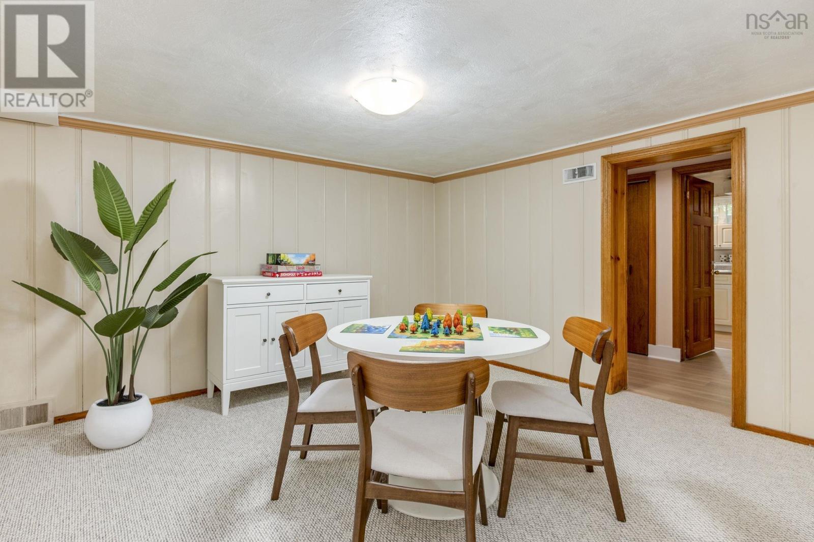Property 33 of 50 of 985 Beaufort Avenue