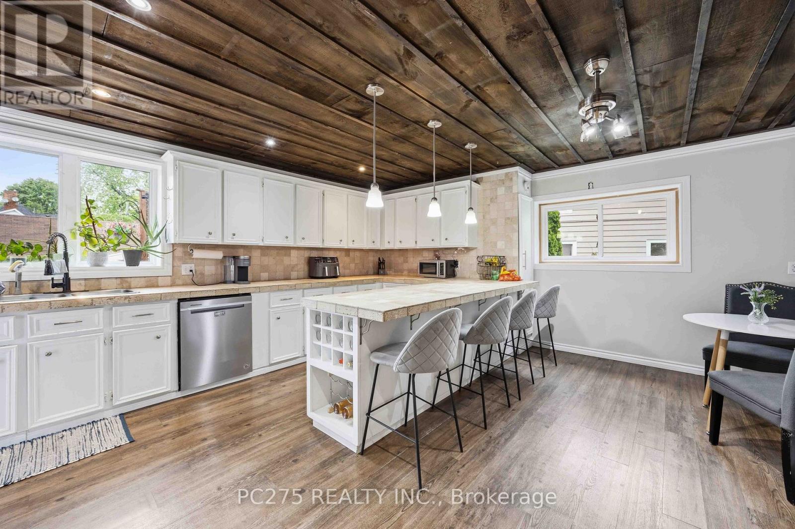 112 ESSEX STREET - 11