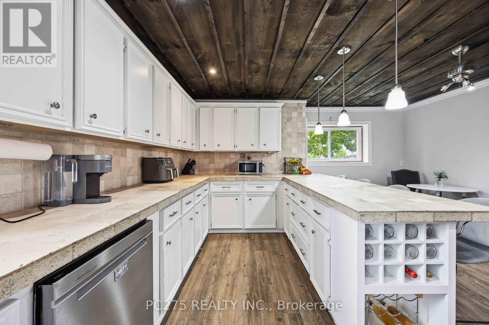 112 ESSEX STREET - 13