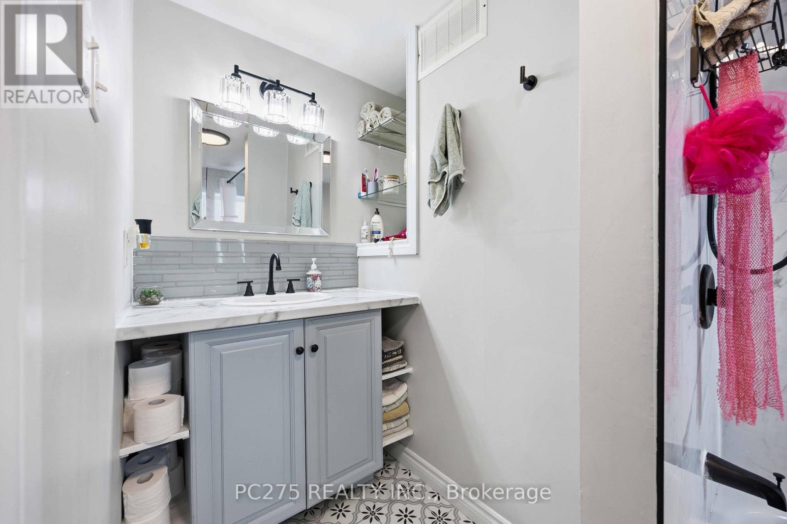112 ESSEX STREET - 16