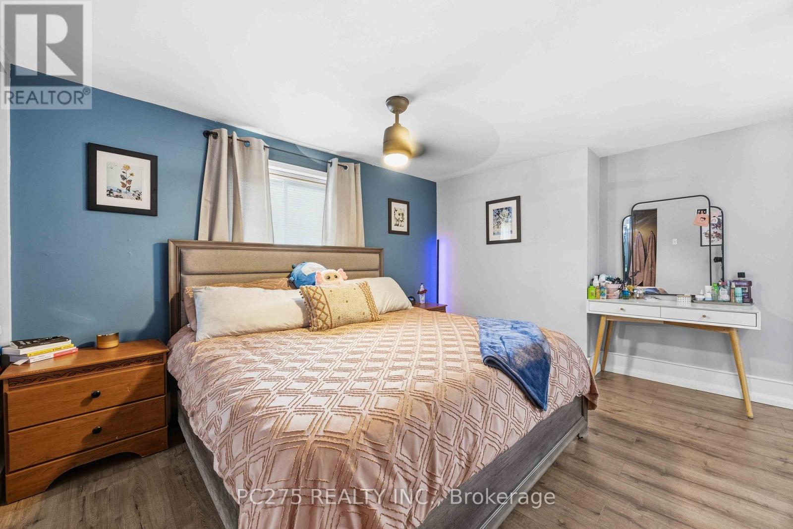112 ESSEX STREET - 18