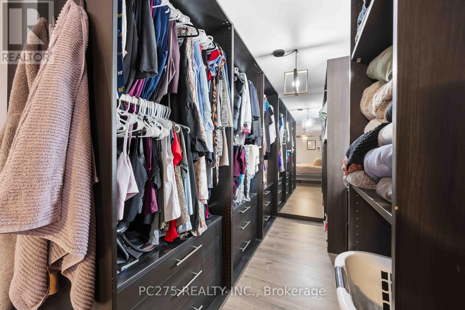 112 ESSEX STREET - 19