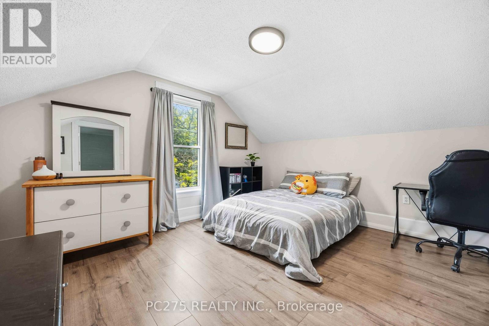 112 ESSEX STREET - 20
