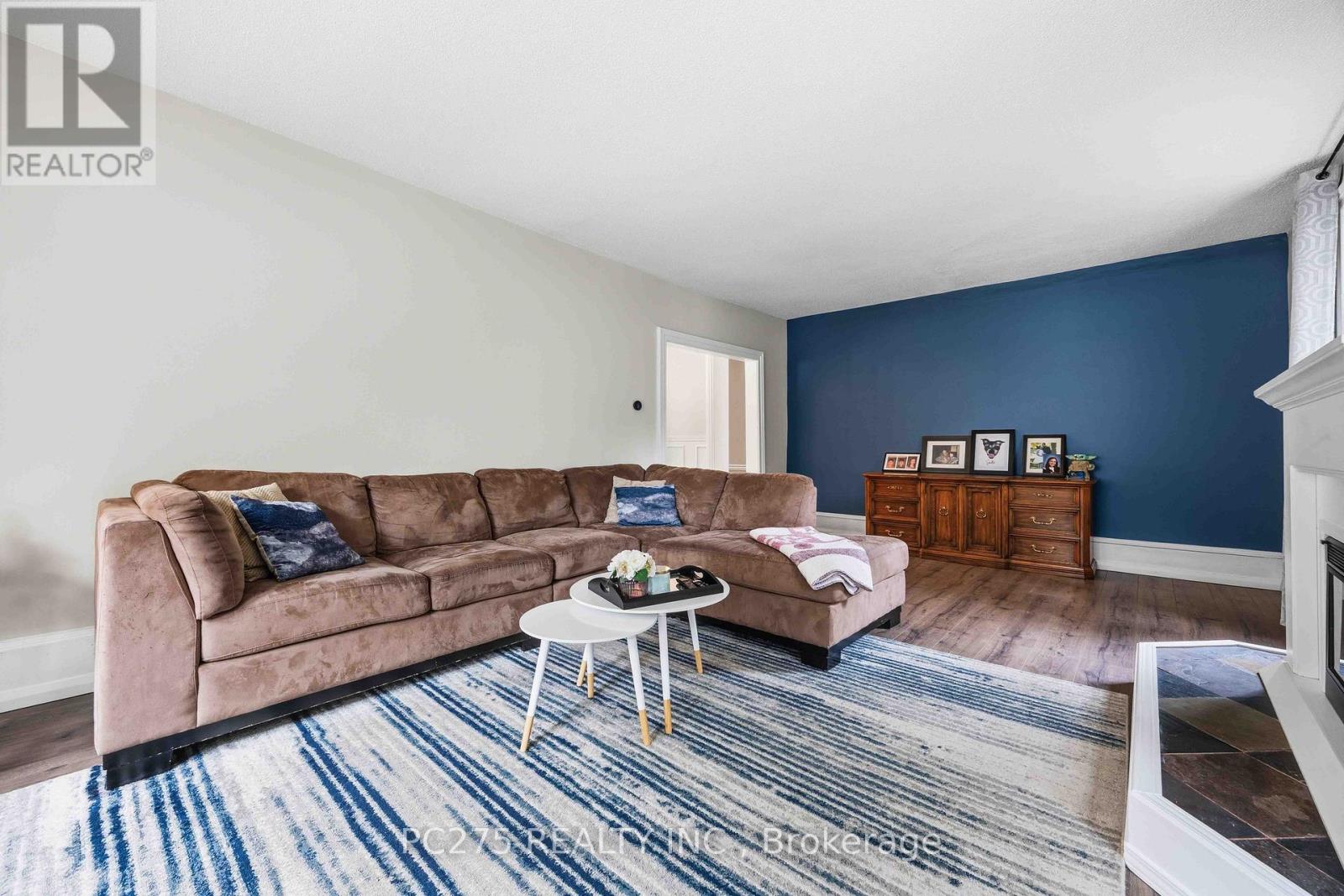 112 ESSEX STREET - 6