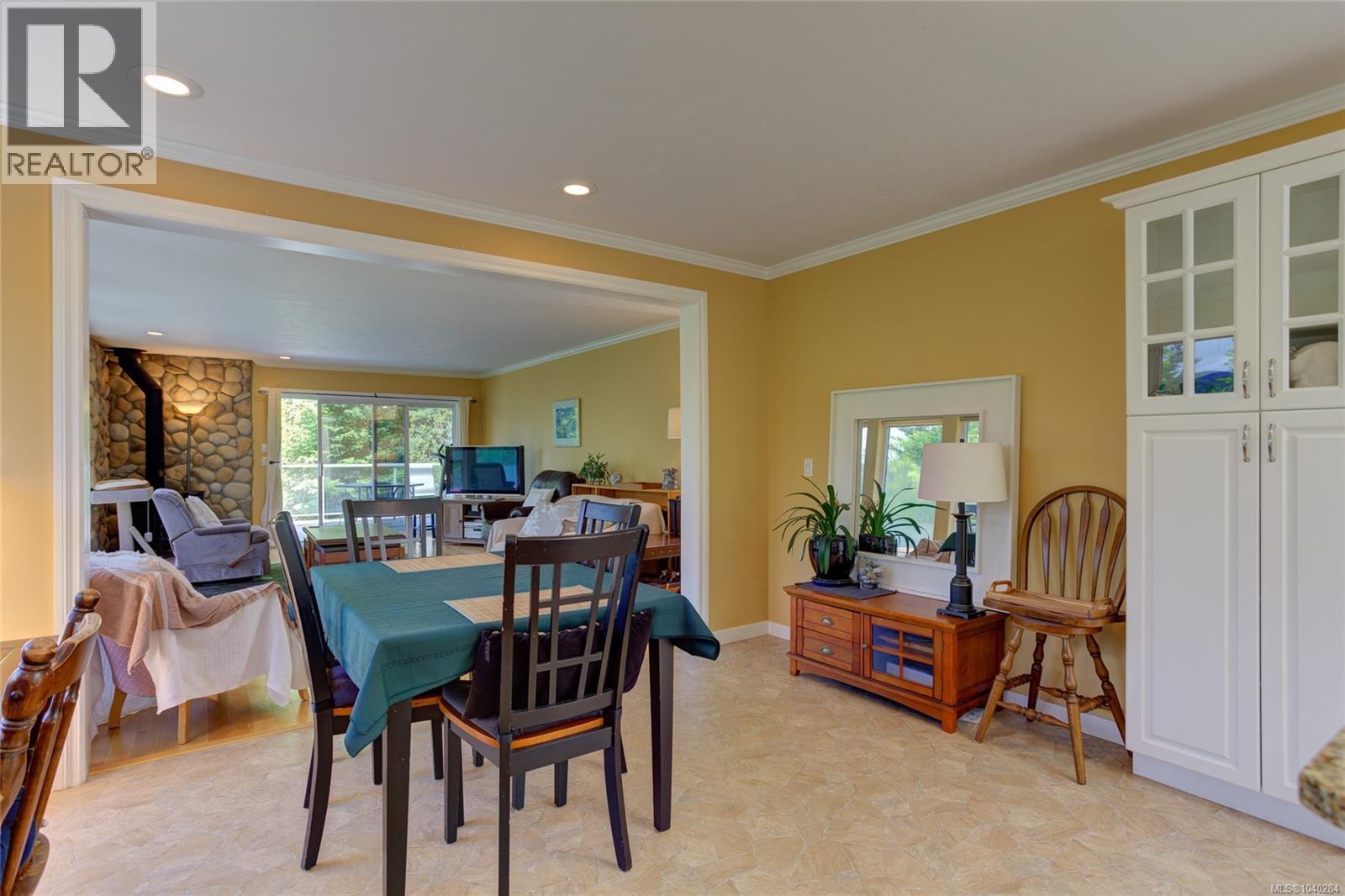 9857 Youbou Rd - 10