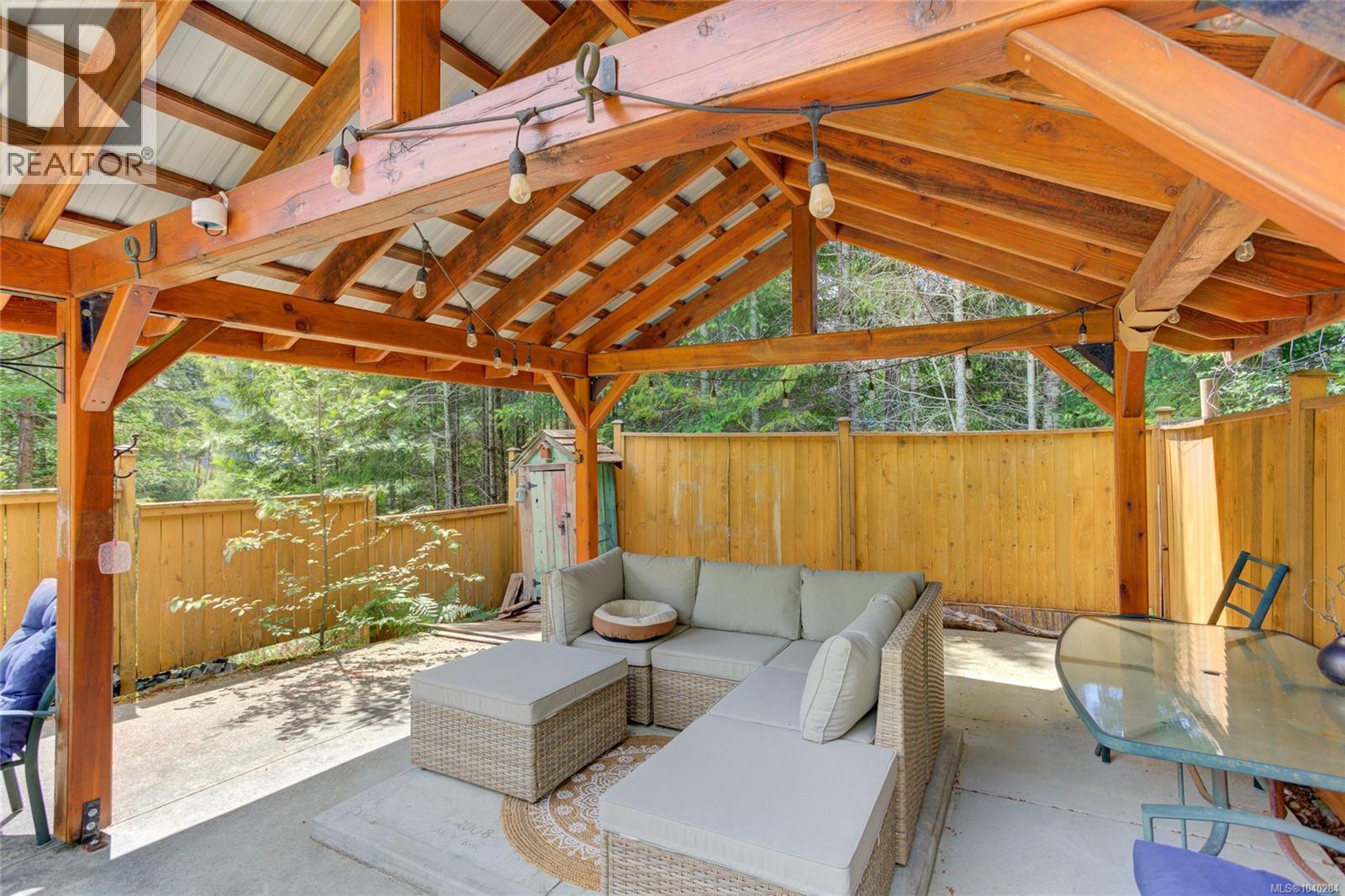 9857 Youbou Rd - 35