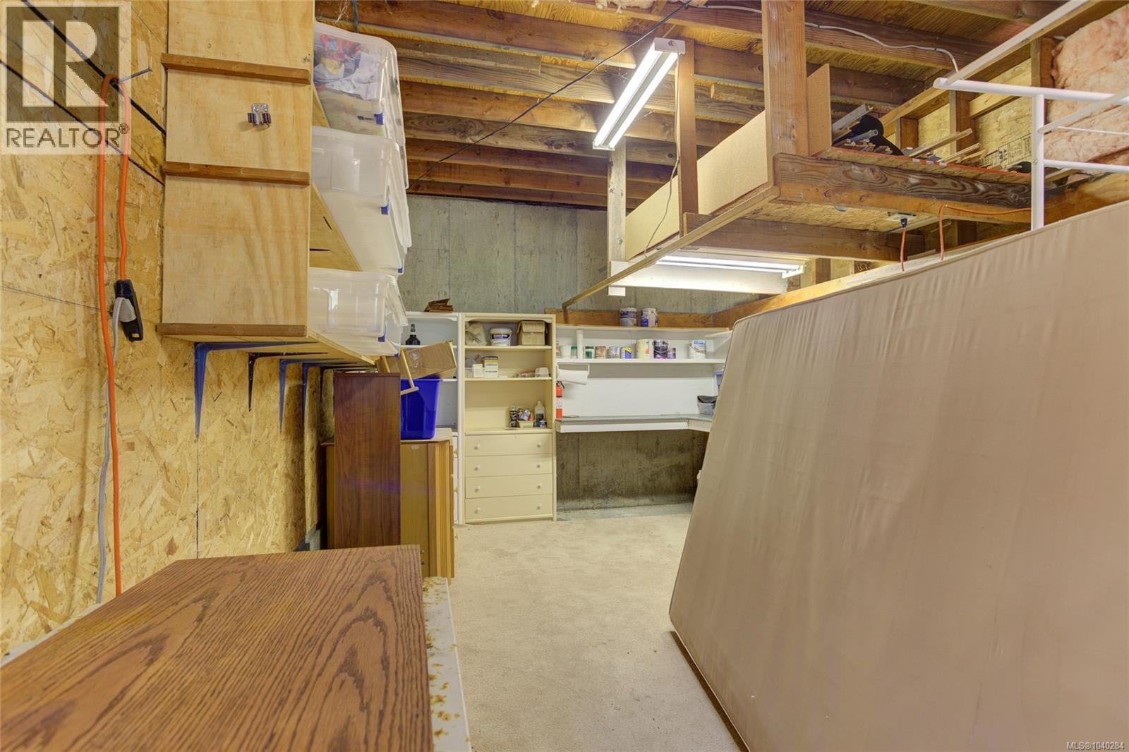 9857 Youbou Rd - 43