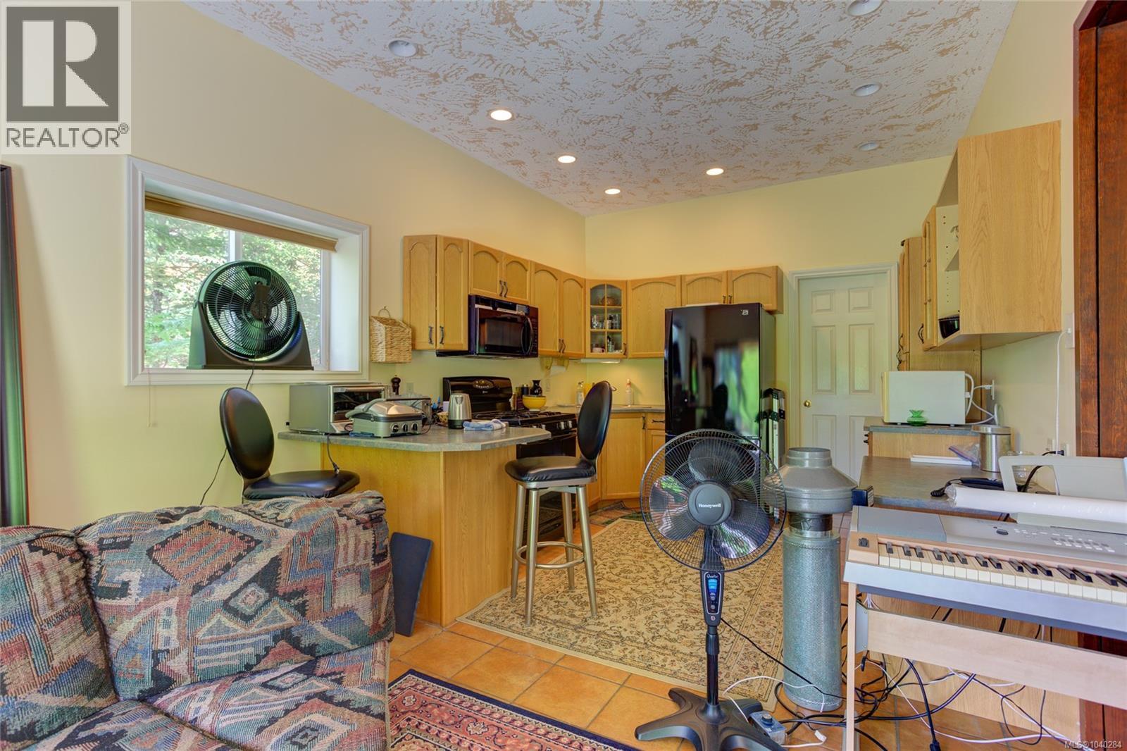 9857 Youbou Rd - 54