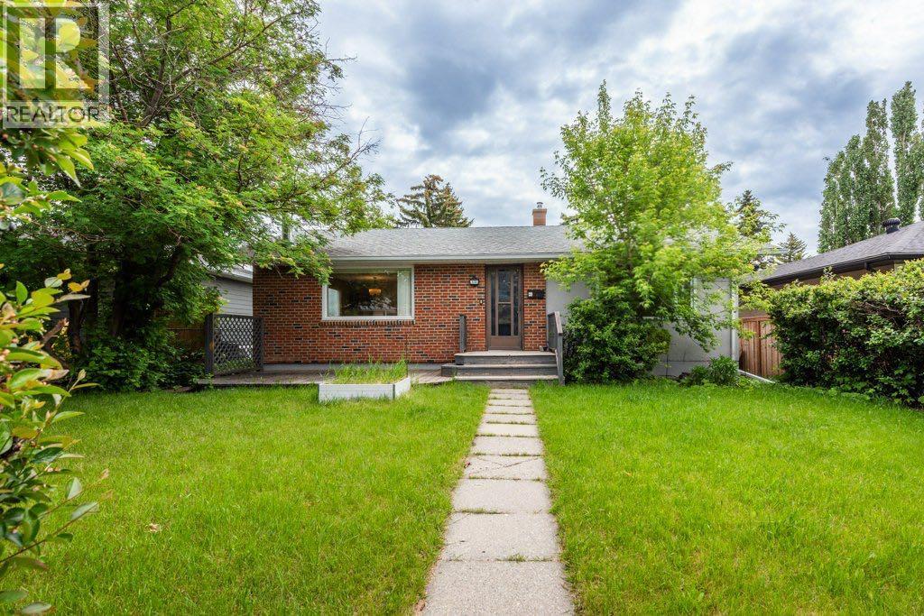 3136 46 Street SW - photo 2