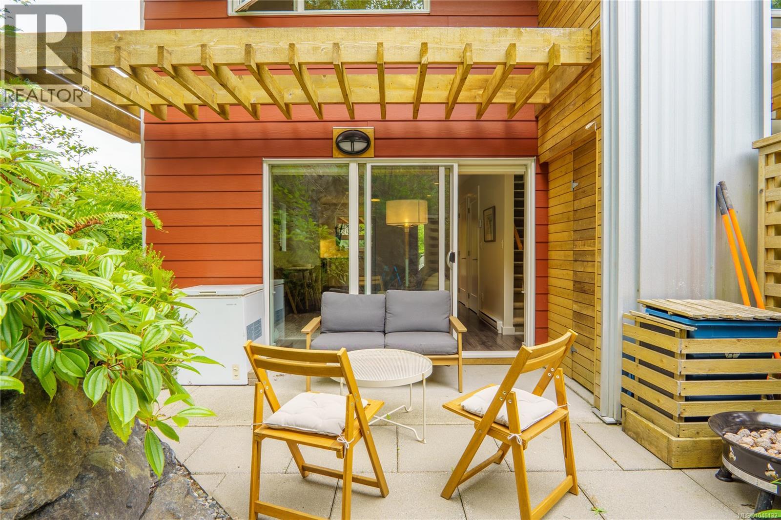 #122 605 Gibson St - 16