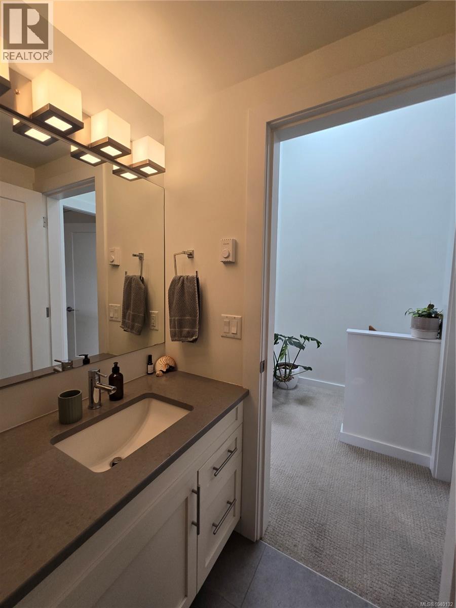 122 605 Gibson St, Tofino