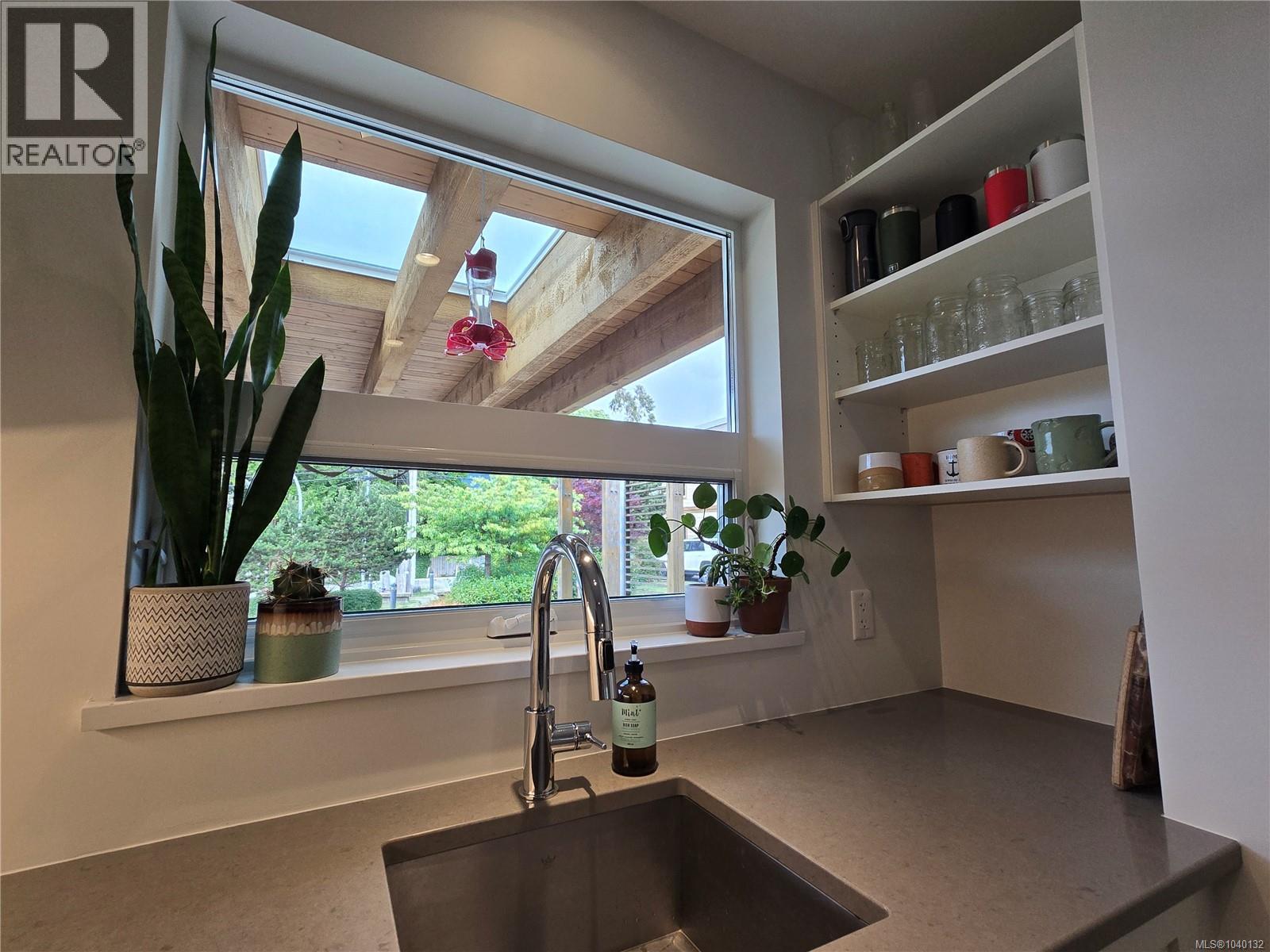 122 605 Gibson St, Tofino