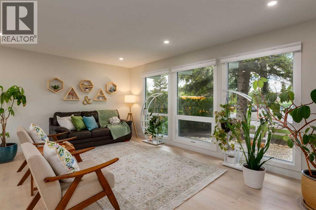 956 Midridge Drive SE - photo 4
