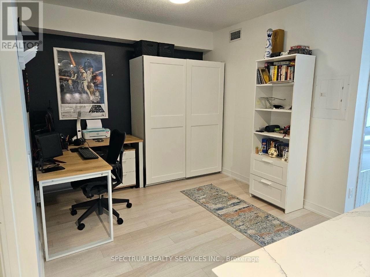 #207 20 THOMAS RILEY ROAD W - 10