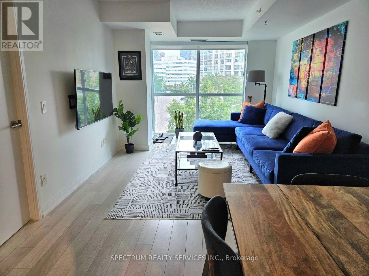#207 20 THOMAS RILEY ROAD W - 13