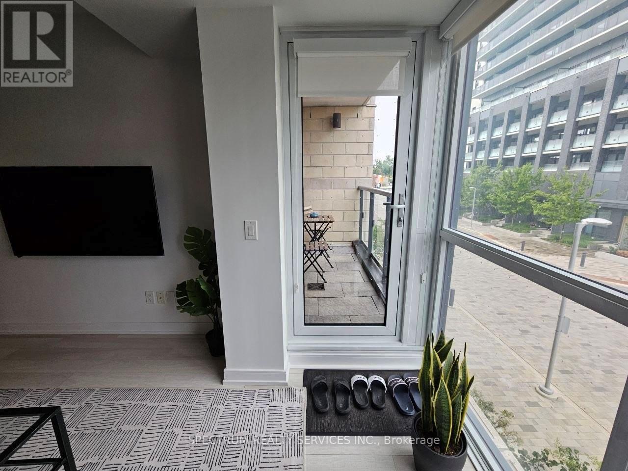 #207 20 THOMAS RILEY ROAD W - 17