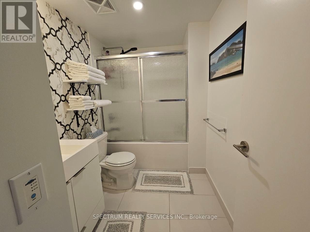 #207 20 THOMAS RILEY ROAD W - 22