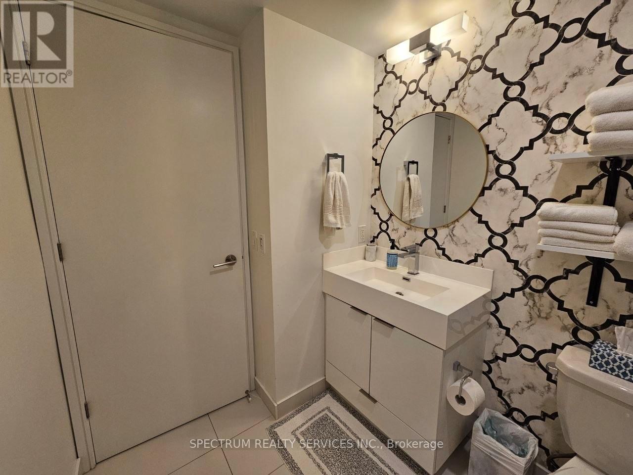 #207 20 THOMAS RILEY ROAD W - 23