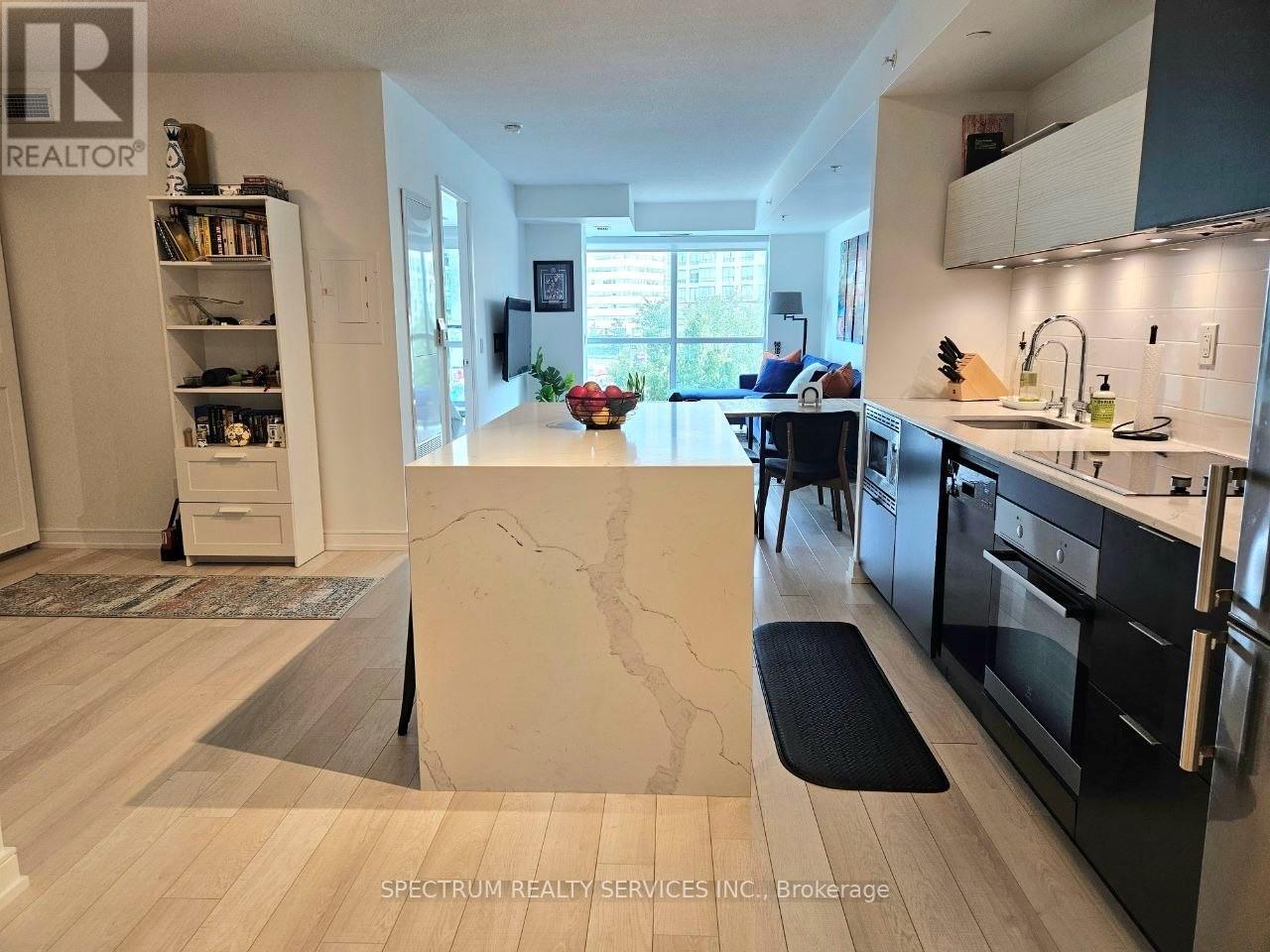 #207 20 THOMAS RILEY ROAD W - 6