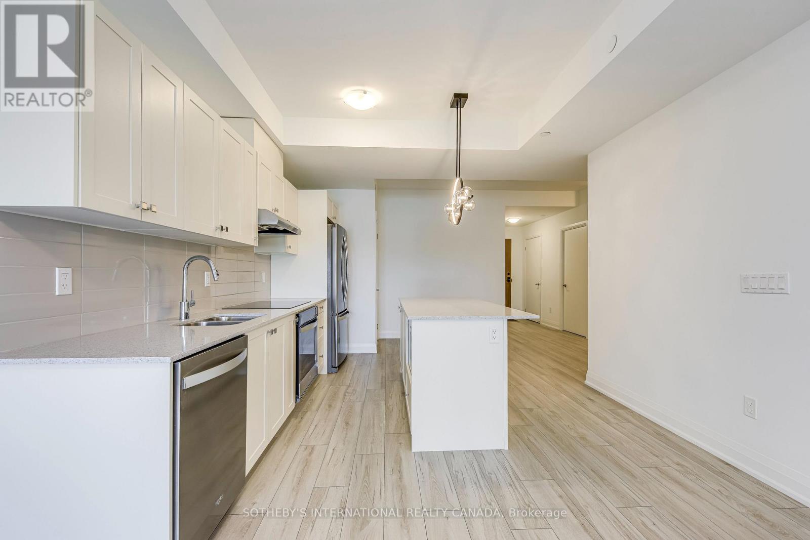 #212 1035 SOUTHDOWN ROAD - 14