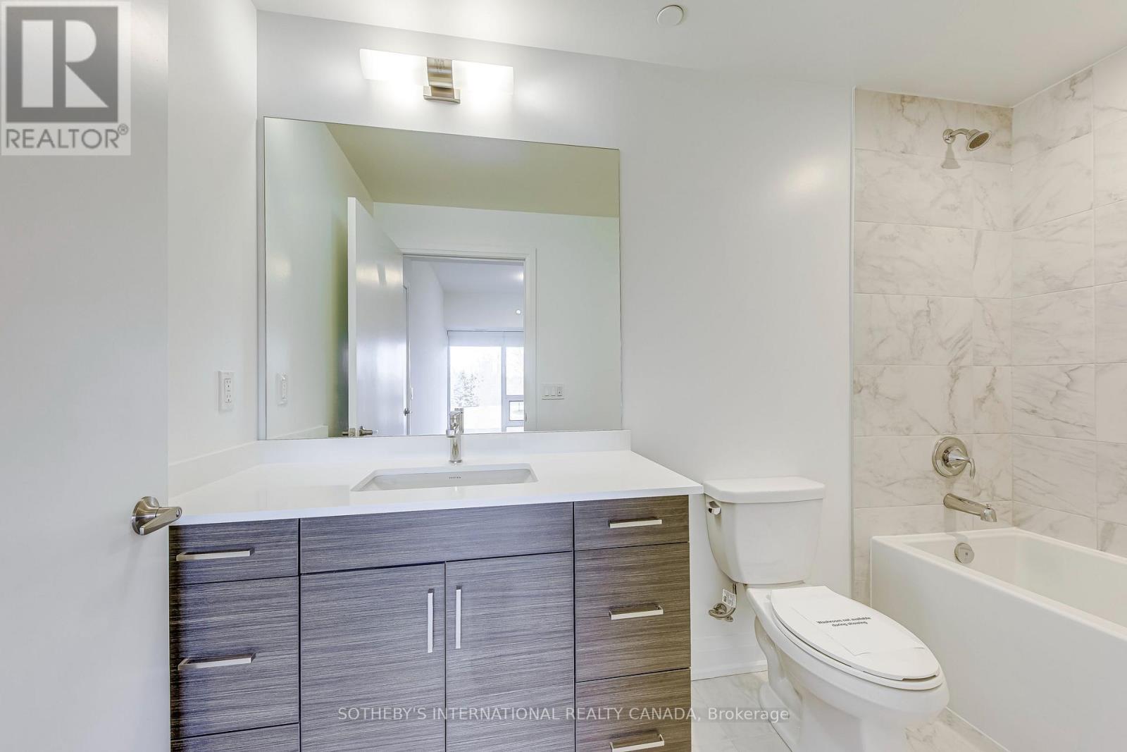 #212 1035 SOUTHDOWN ROAD - 20