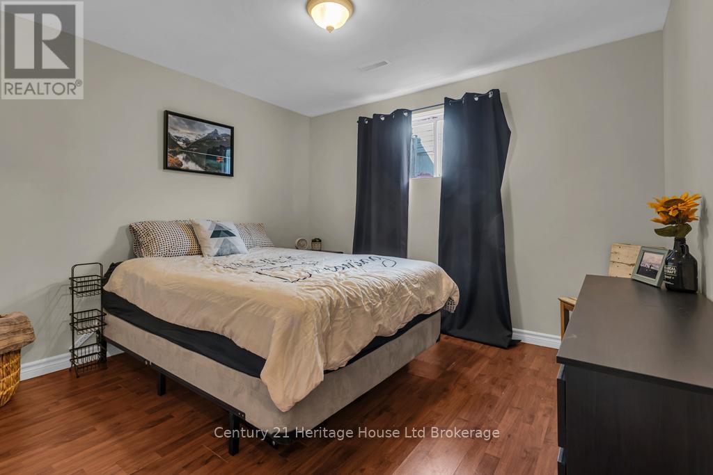 14 HERFORD STREET - 24