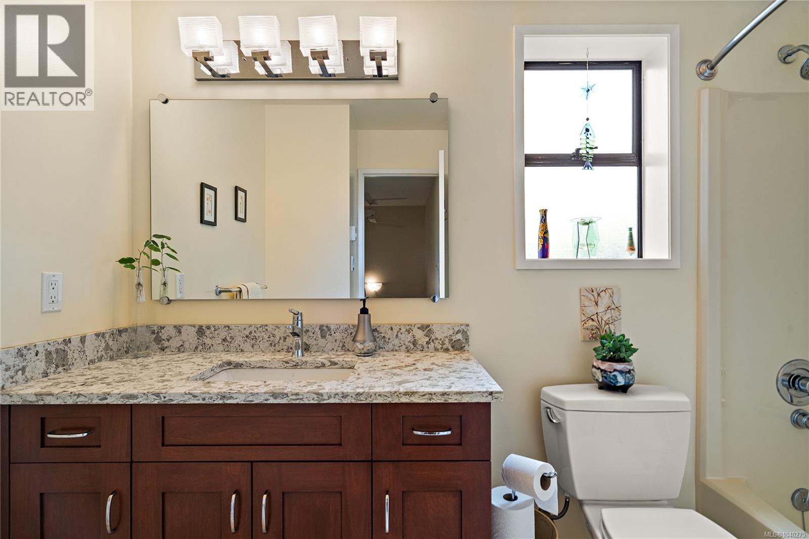 8 1950 Cultra Ave, Central Saanich