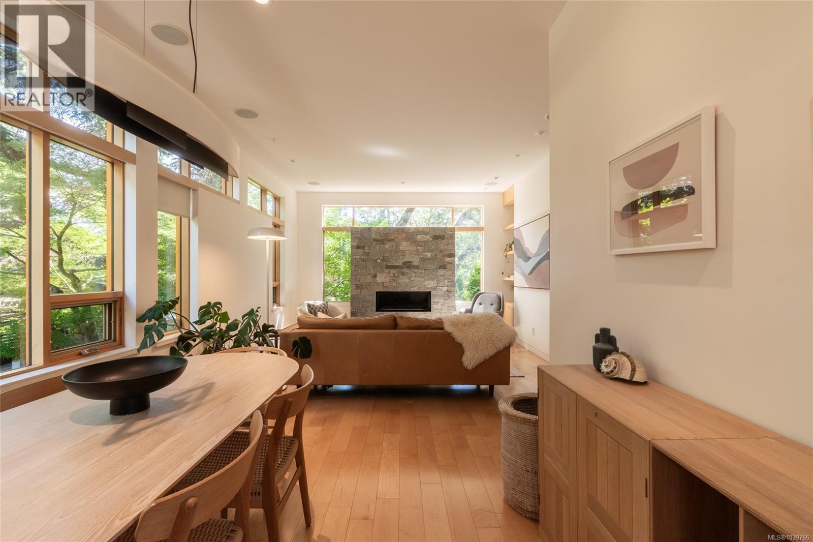  435 Chadwick Place, Victoria