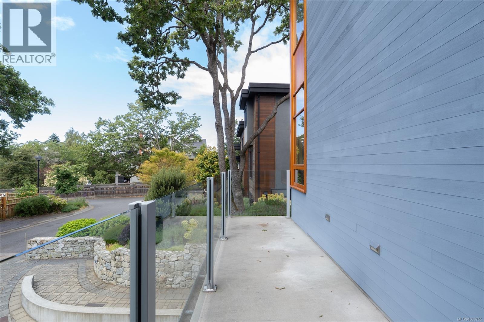  435 Chadwick Place, Victoria