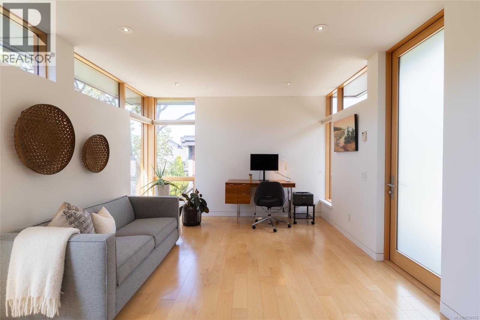  435 Chadwick Place, Victoria