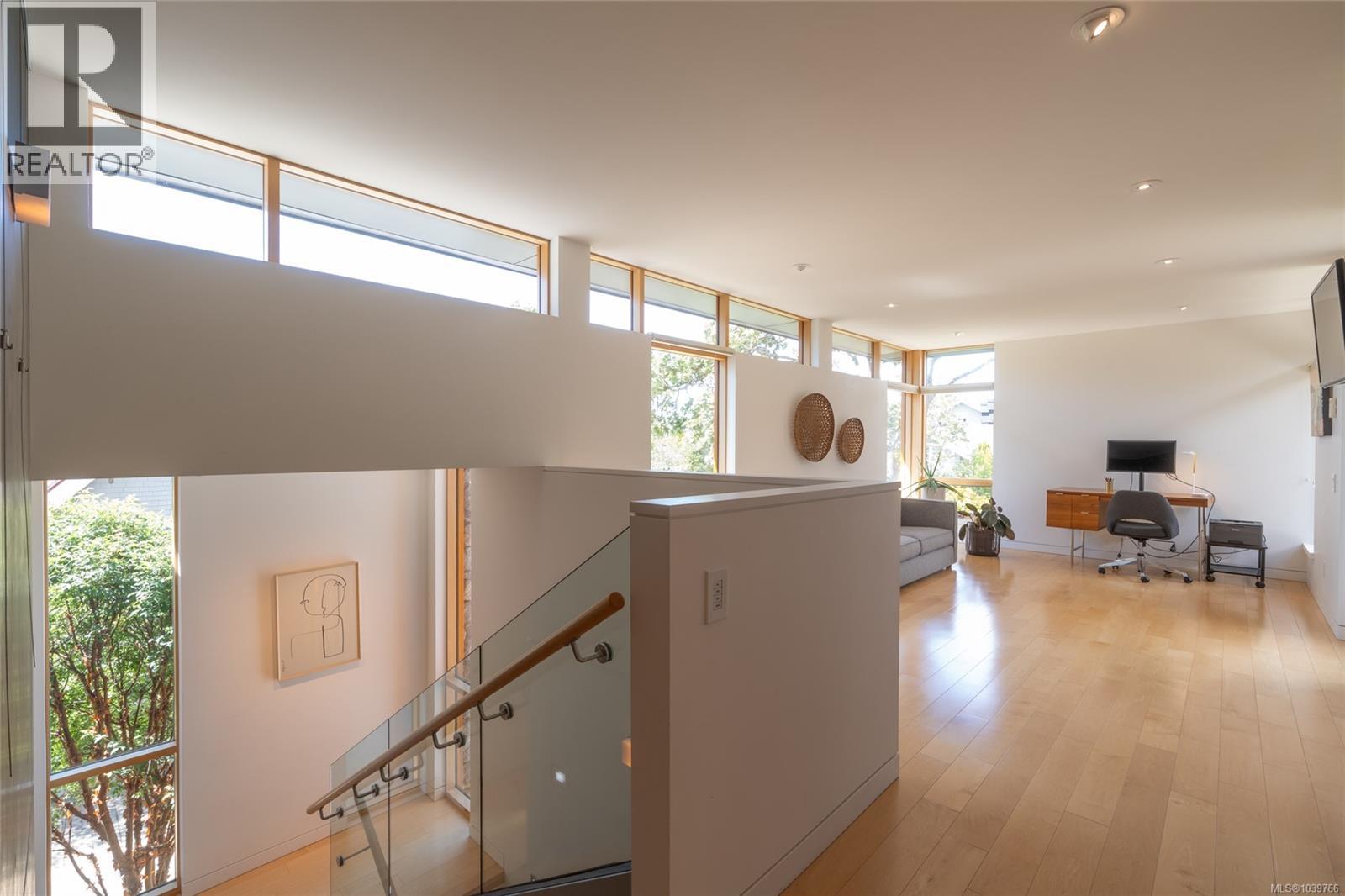  435 Chadwick Place, Victoria