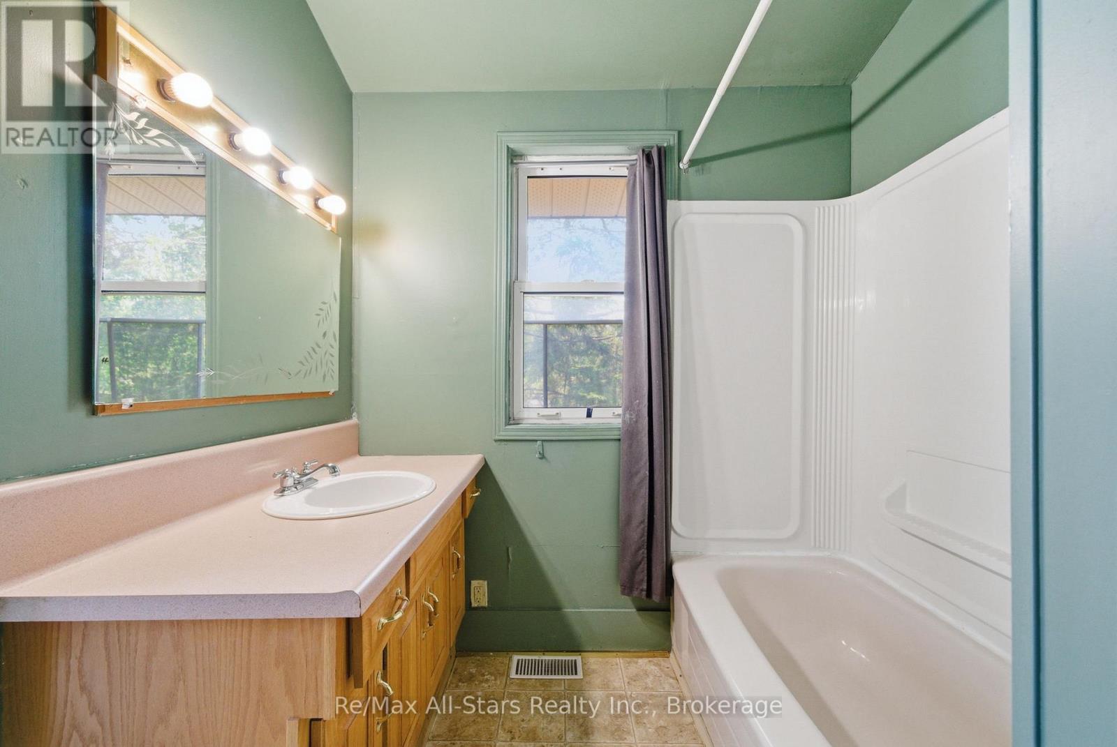 103 DURHAM STREET W - 22