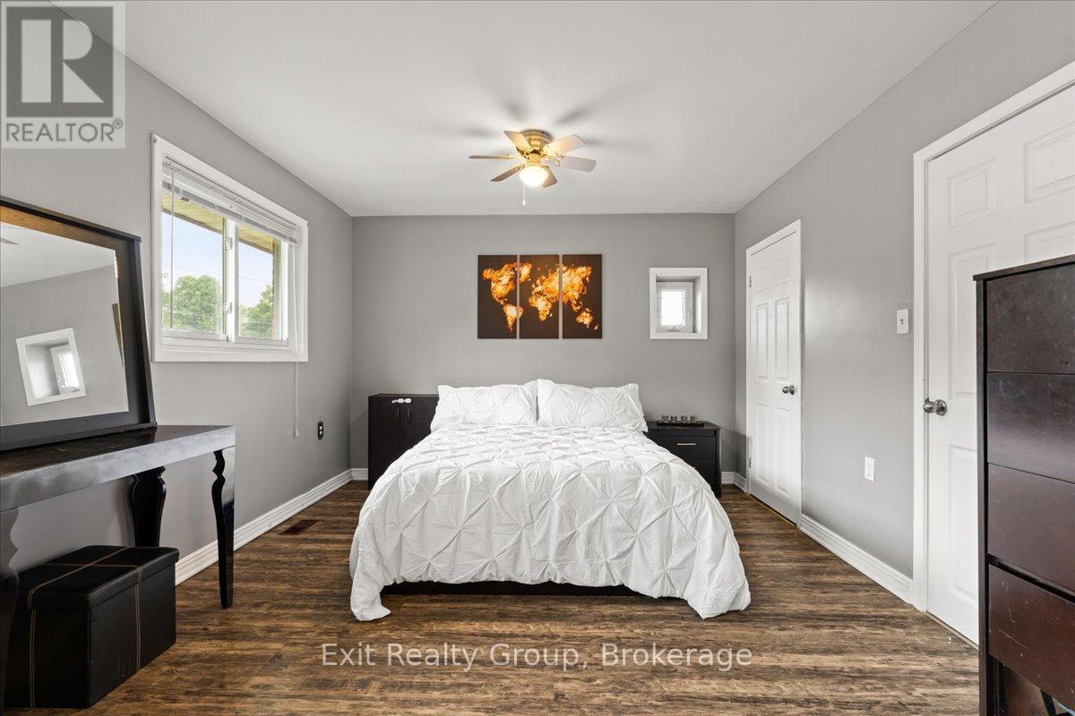 29 BARRY ROAD - 13
