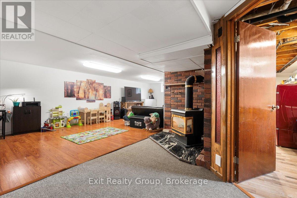 29 BARRY ROAD - 19