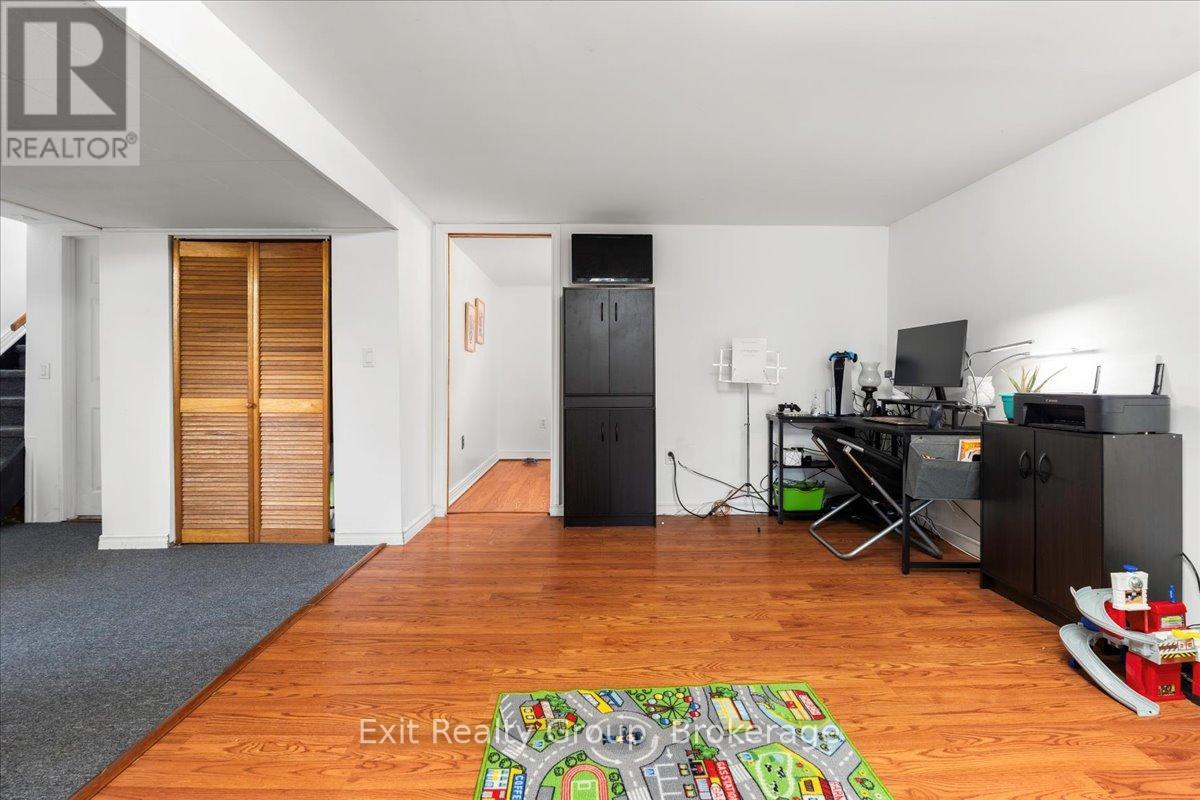 29 BARRY ROAD - 21