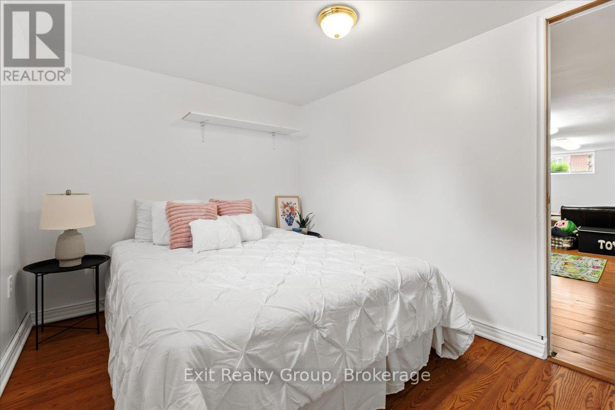 29 BARRY ROAD - 22