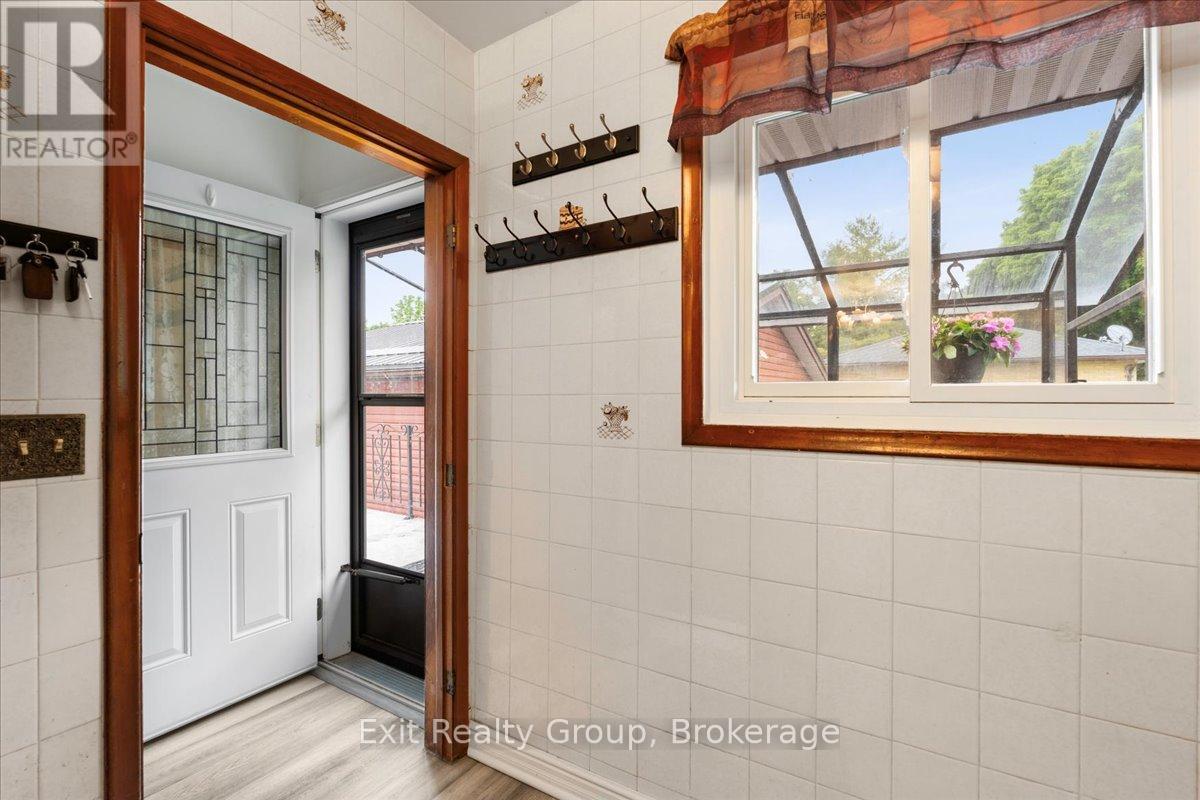 29 BARRY ROAD - 25