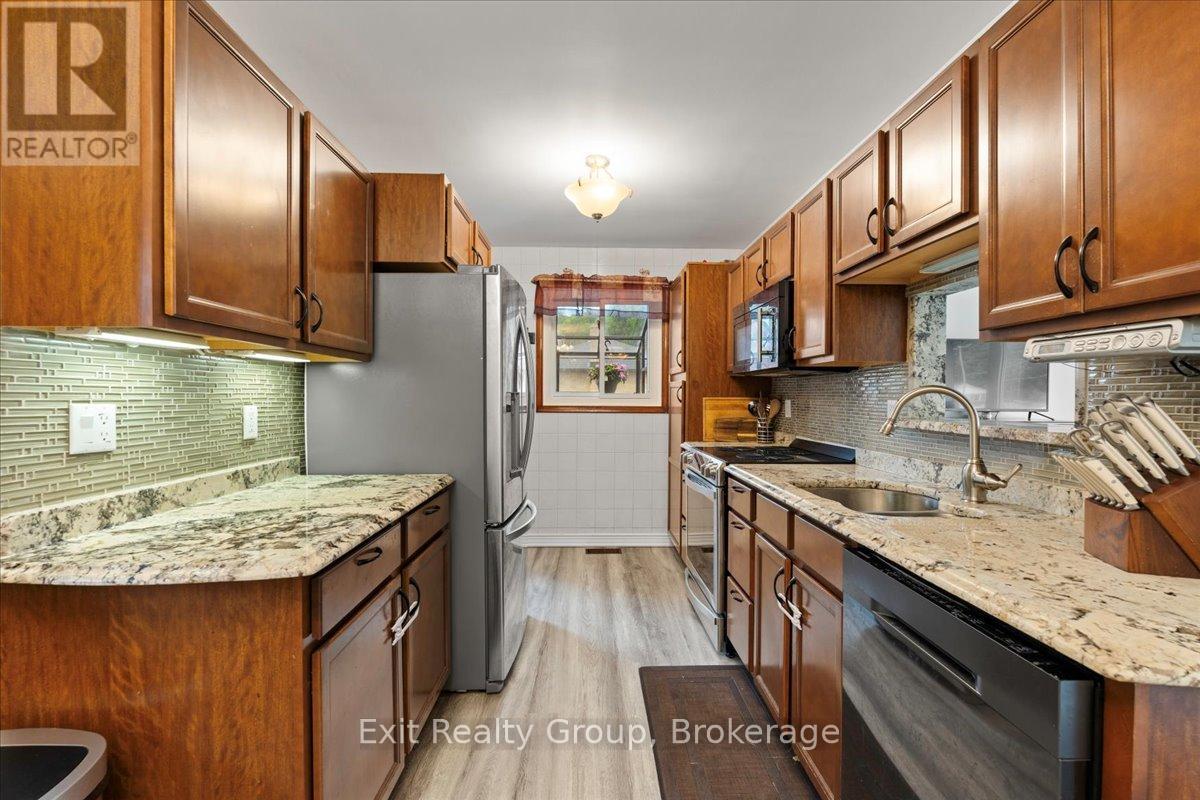 29 BARRY ROAD - 3