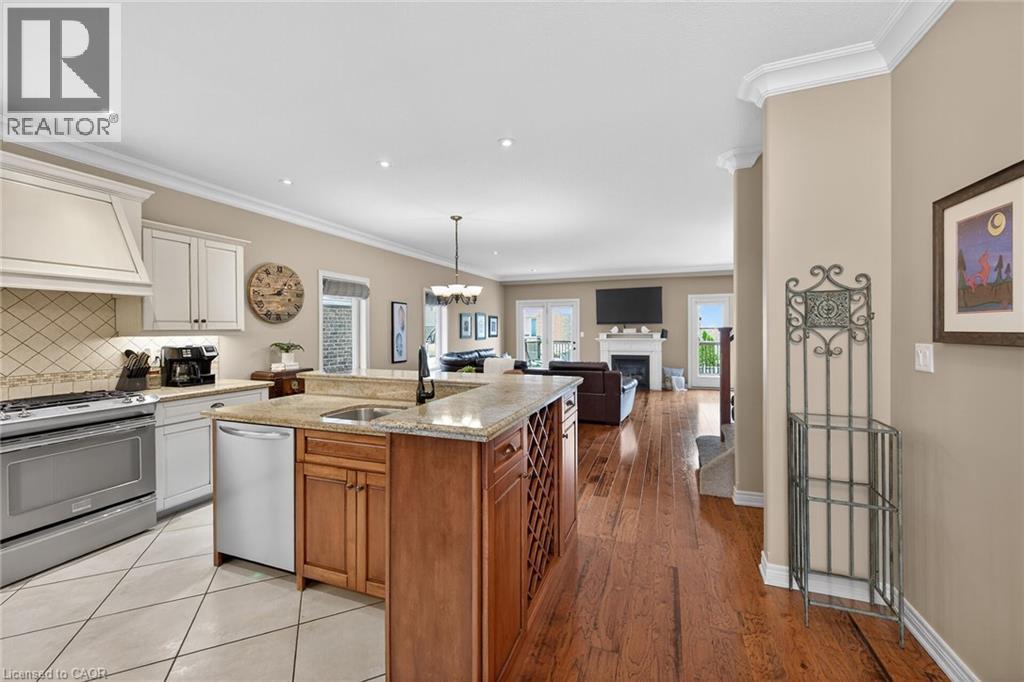 4-bedroom home for sale at 6 SOUTHWOOD Crescent, Caledonia ON · photo 9 of 51