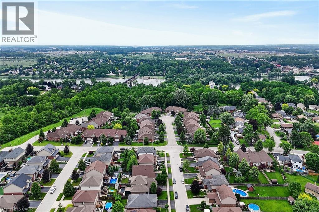4-bedroom home for sale at 6 SOUTHWOOD Crescent, Caledonia ON · photo 48 of 51
