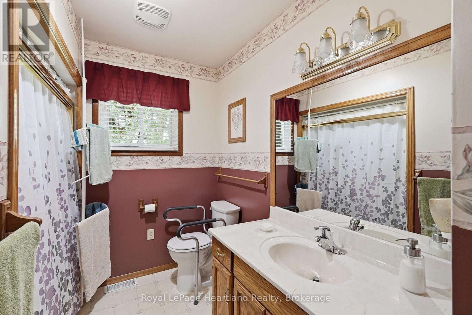 265 THOMAS STREET - 16