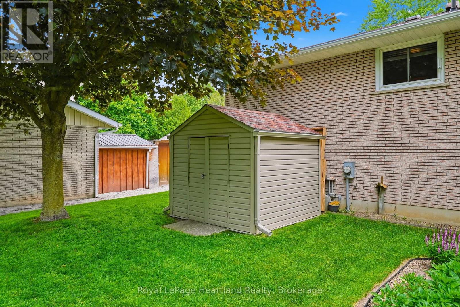 265 THOMAS STREET - 33
