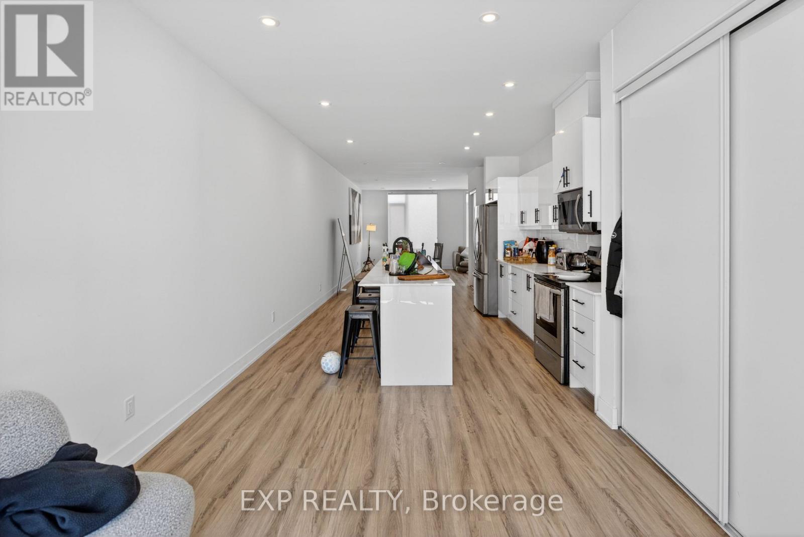 273 DUNCAIRN AVENUE - 18