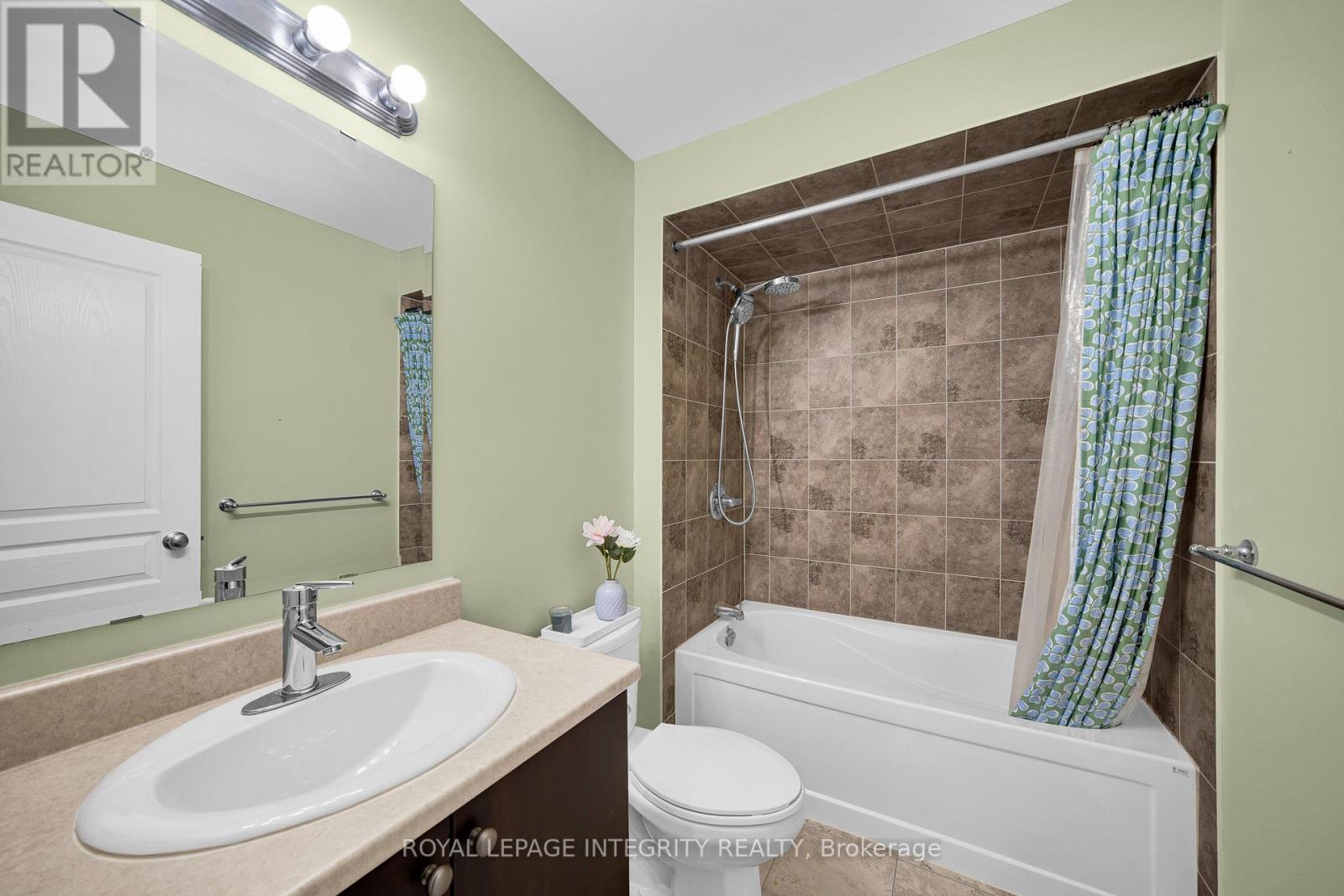 3 Bed, 3 Bath House for Sale in Ottawa – 25 MADELON DRIVE, Ottawa – MLS# X13439404 - Image 34