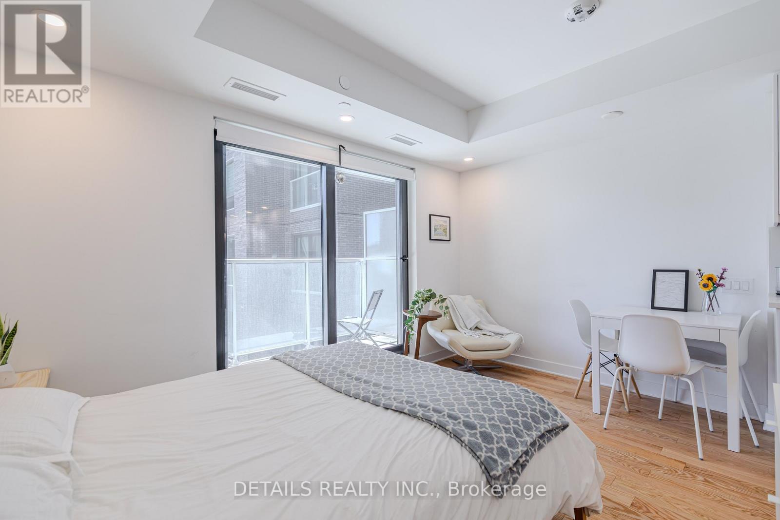 #610 180 GEORGE STREET - 13