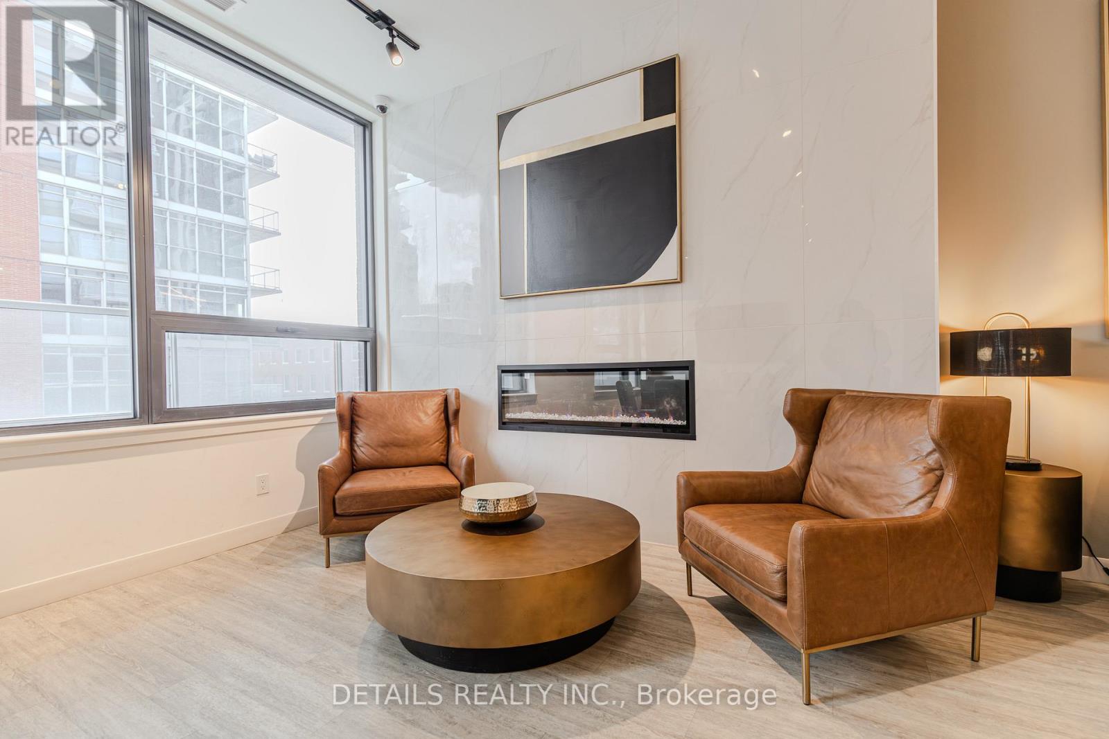 #610 180 GEORGE STREET - 21