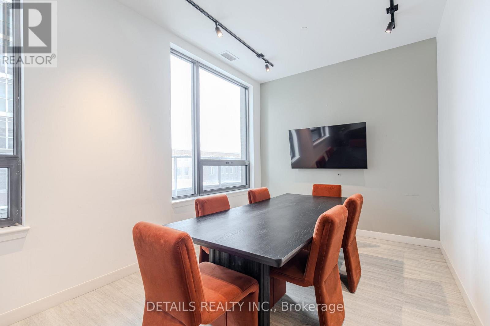 #610 180 GEORGE STREET - 23