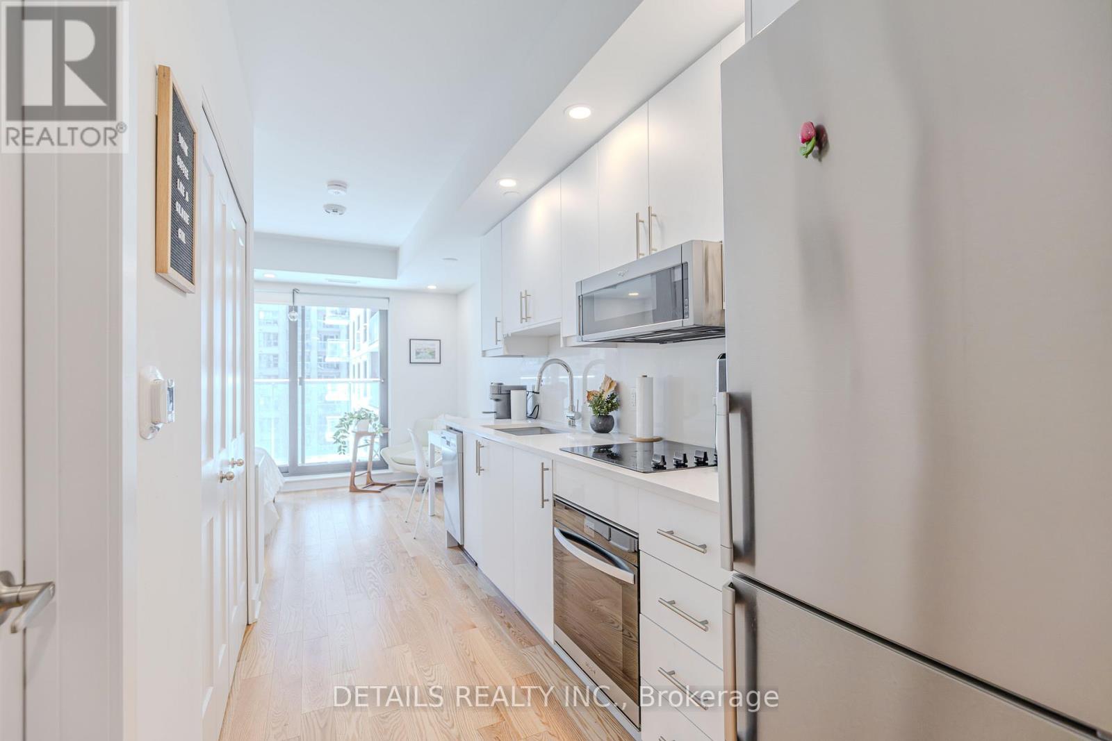 #610 180 GEORGE STREET - 5